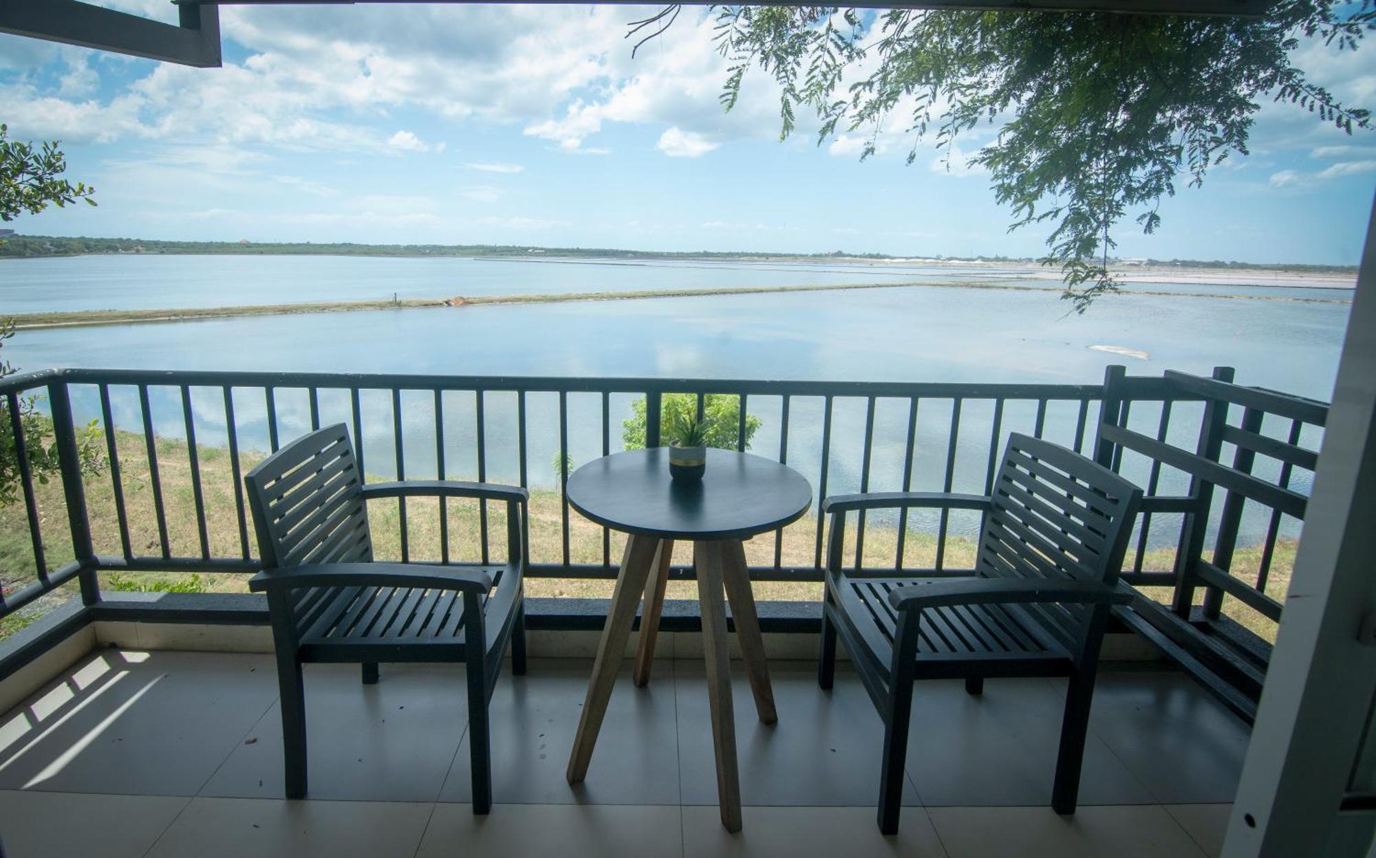 Jade Green Hotel Hambantota Exteriör bild