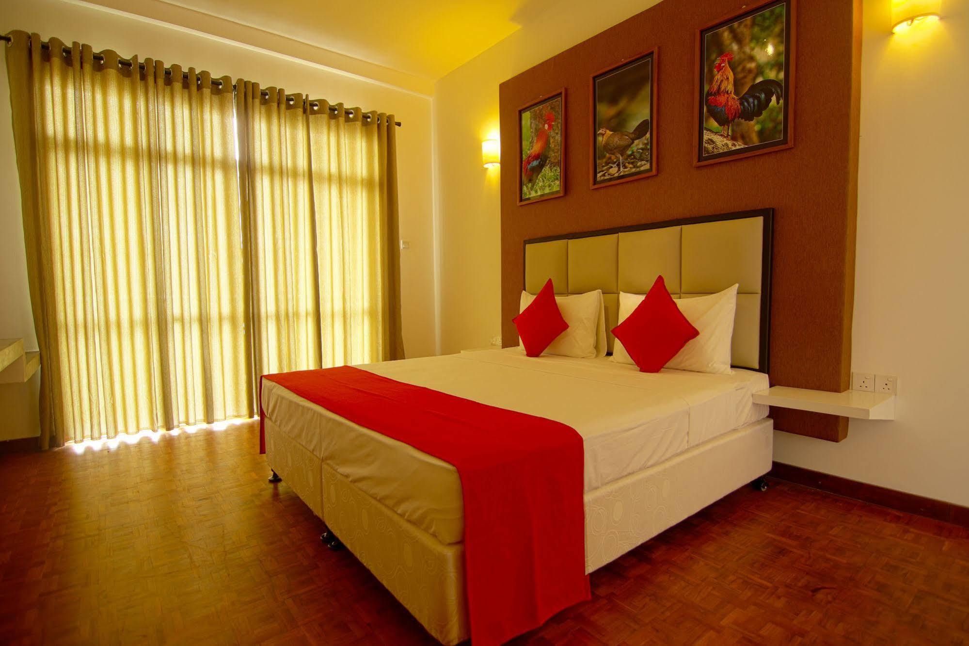 Jade Green Hotel Hambantota Exteriör bild