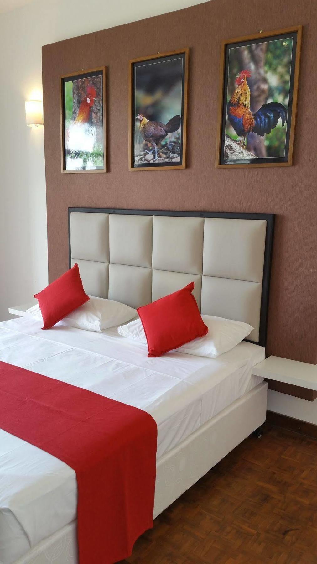 Jade Green Hotel Hambantota Exteriör bild